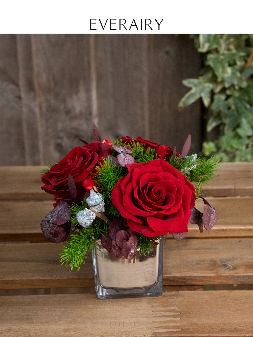 Scarlet Noël - Preserved Flower Arrangement